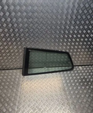 Volkswagen Polo IV 9N3 Rear side window 