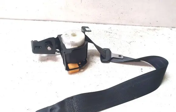 Mazda CX-5 Rear seatbelt KD45