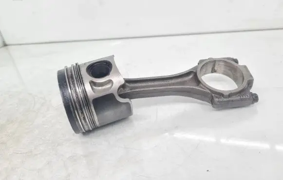 Volkswagen PASSAT B6 Piston with connecting rod 038G