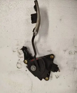Nissan Qashqai Accelerator throttle pedal 2253B 20329