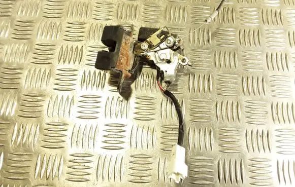 Toyota Corolla E120 E130 Tailgate/trunk/boot lock/catch/latch
