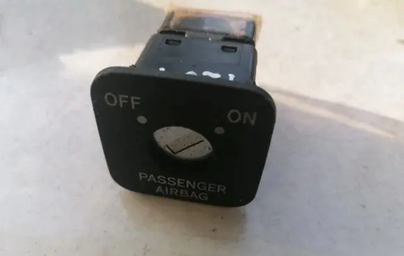 Toyota Corolla Verso AR10 Passenger airbag on/off switch 1363A43 136-3A43