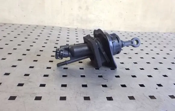 Clutch master cylinder