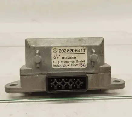 Mercedes-Benz C W202 Alarm movement detector/sensor 2028206410