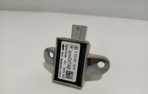 Mercedes-Benz C W204 Airbag deployment crash/impact sensor A2048210651 56054047AB 5WK43902