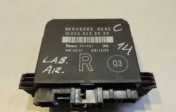 Mercedes-Benz C W203 Door control unit/module 2038206626
