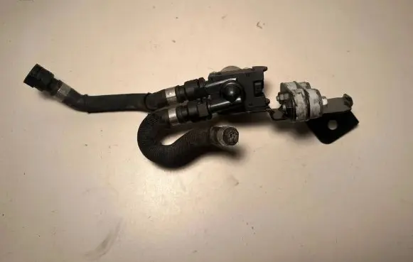 BMW 5 F10 F11 Electric auxiliary coolant/water pump 8517077