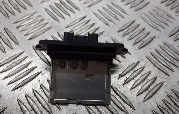 Nissan Micra Heater blower fan relay 