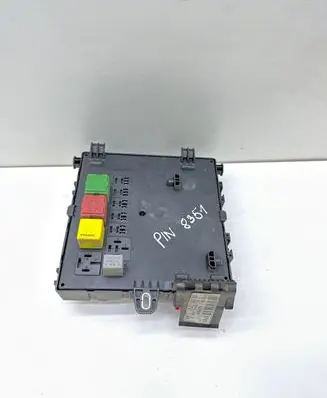 Opel Signum Fuse module 13205776