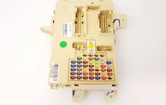 KIA Carens III Fuse module 91950A4510RP