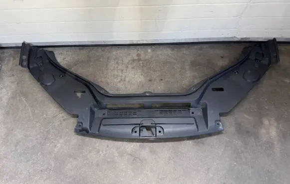 Maserati Levante Radiator trim 670042318