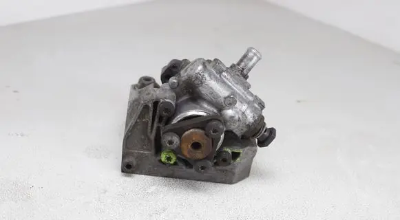 BMW 5 E60 E61 Power steering pump 7693974 7693974118