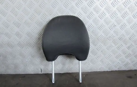 Volvo V50 Front seat headrest 