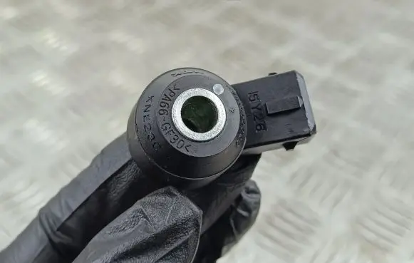 Jeep Grand Cherokee Detonation knock sensor 05033316AE