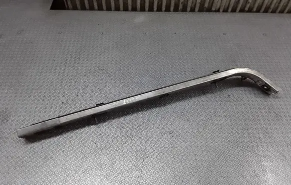 Nissan Prairie Sliding door middle rail 