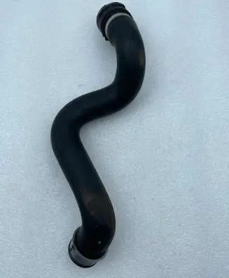 Mercedes-Benz GL X166 Engine coolant pipe/hose A1665000575