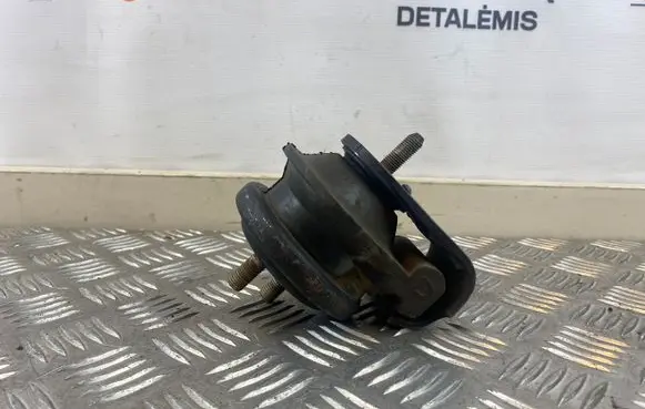 Suzuki Grand Vitara II Engine mount bracket RJ3522