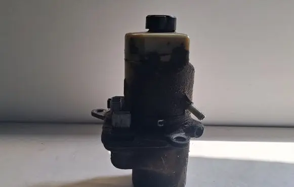 Ford Focus C-MAX Power steering pump