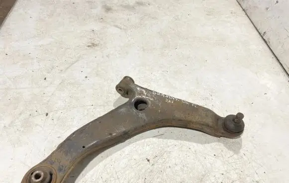 Mitsubishi Grandis Front lower control arm/wishbone