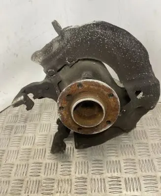 BMW 5 E60 E61 Front wheel hub 6760954
