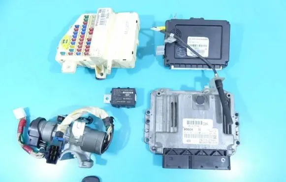 KIA Carens II Engine control unit/module ECU 0281013072 IMPRK1338026