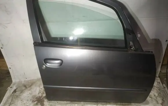 Mitsubishi Colt Front door pilkos