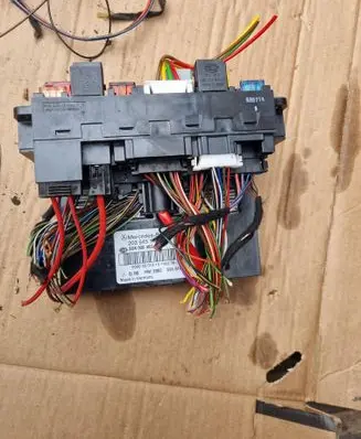 Mercedes-Benz C W203 Fuse module 2035451701 5DK00848540