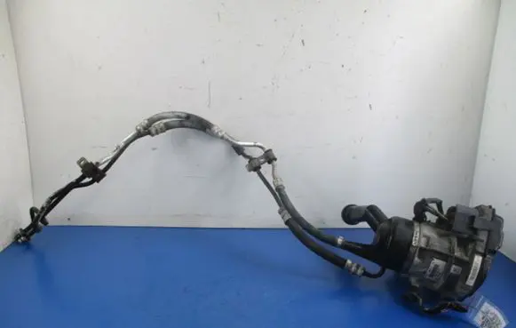 Peugeot 308 Power steering pump 9684979180