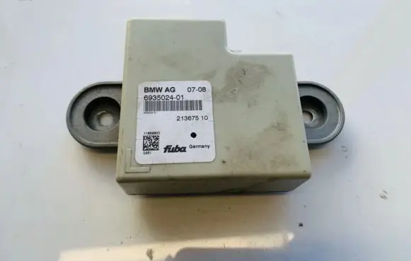 BMW 5 E60 E61 Antenna control unit 693502401 21367510