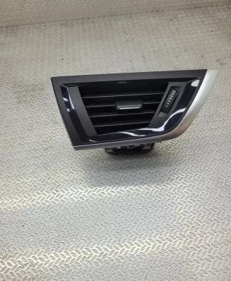 BMW 1 F20 F21 Dashboard side air vent grill/cover trim 9205356