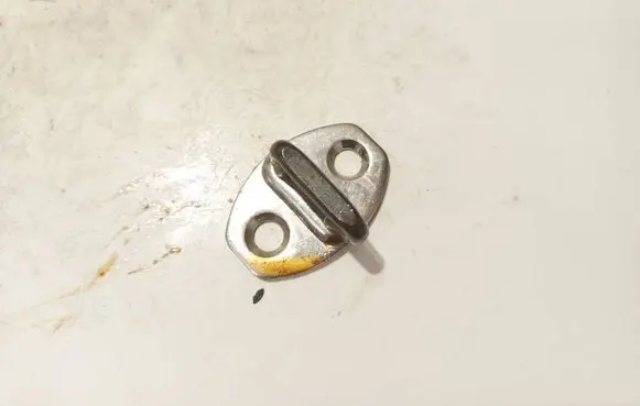 Volkswagen Golf V Front door lock loop/hook striker 1K0837033