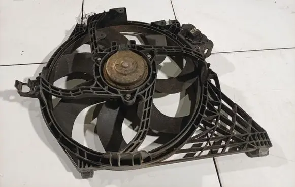 Nissan Primera Radiator cooling fan shroud 