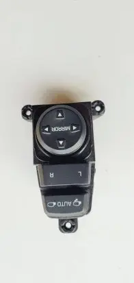 Hyundai Tucson TL Wing mirror switch 93573D3100 S5E016