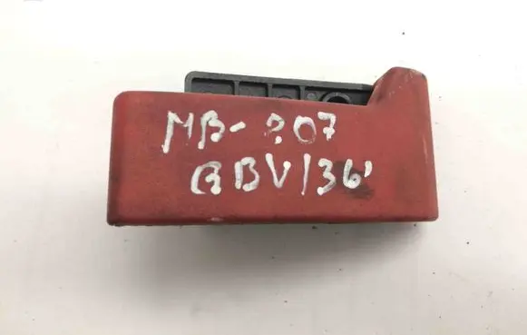 Engine bonnet (hood) release handle
