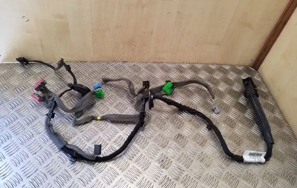 Volvo V40 Cross country Front door wiring loom 31334099