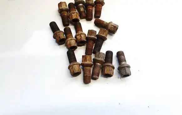 Audi A4 S4 B5 8D Nuts/bolts 
