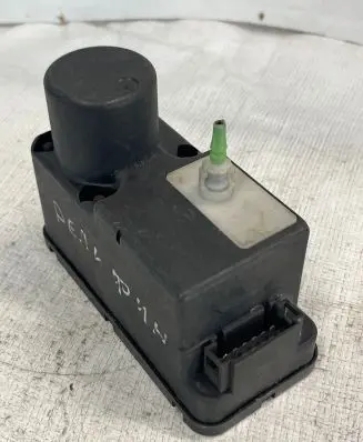 Volkswagen Golf III Vacuum pump 1H0962257G