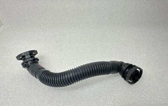 Volkswagen PASSAT B7 Breather hose/pipe 03L103493AB