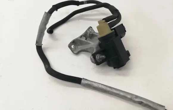 Mercedes-Benz A W176 Turbo solenoid valve 8200790180