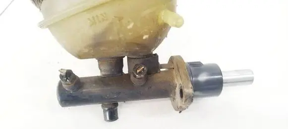 Audi 80 90 S2 B4 Master brake cylinder