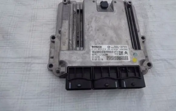 Peugeot 407 Engine control unit/module 9662935580