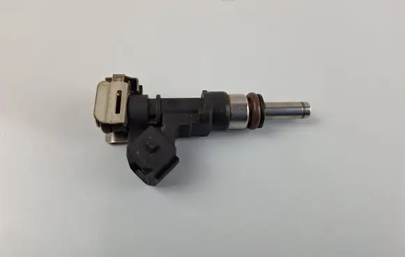 Maserati GranCabrio M145 Fuel injector 0280158124 08120611