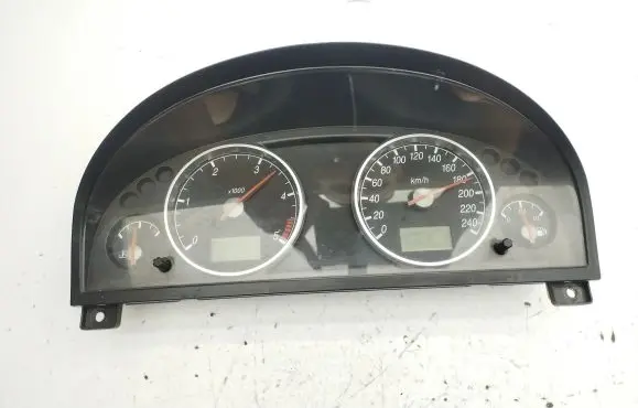 Ford Mondeo Mk III Speedometer (instrument cluster) 1S7F108412