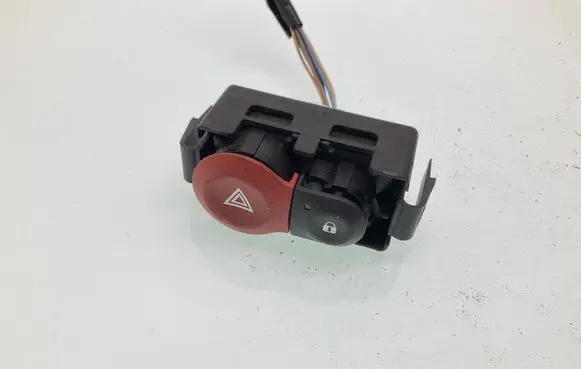 Renault Megane II Hazard light switch 8200214896A 8200409302 8200413813
