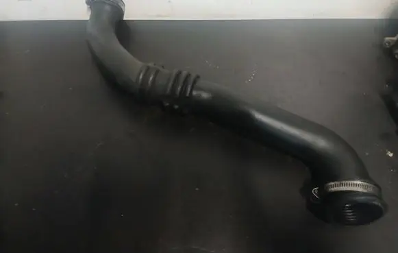 Volvo V70 Air intake hose/pipe 7G916K683A E224D