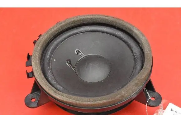 Volvo XC60 Subwoofer speaker 30657445