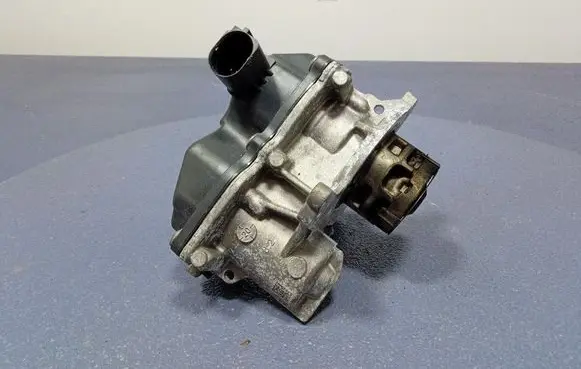 Skoda Octavia 985 EGR valve 05L131501M