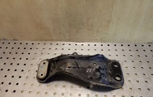 Subaru Outback Gearbox mounting bracket