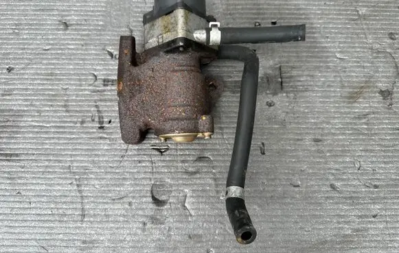 Nissan Terrano EGR valve 147102W201