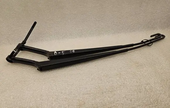 Audi A4 S4 B5 8D Front wiper blade arm 8D1955407D 8D1955408D